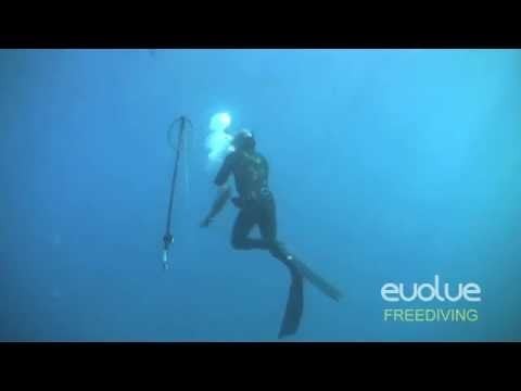Footage of 2 spearfishing blackouts while freediving