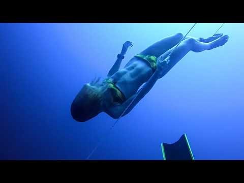 Freediving without Wetsuit, Fins, Mask or Hair Tie