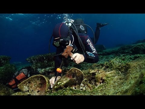 Diving in Aegean ?istory