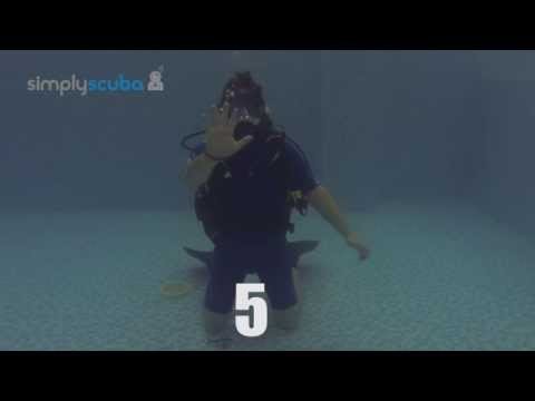 Underwater hand signals for numbers - www.simplyscuba.com