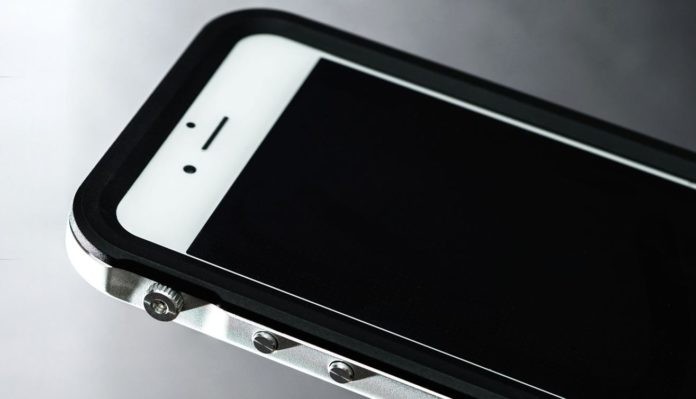 HITCASE Introduces New Waterproof Case For iPhone