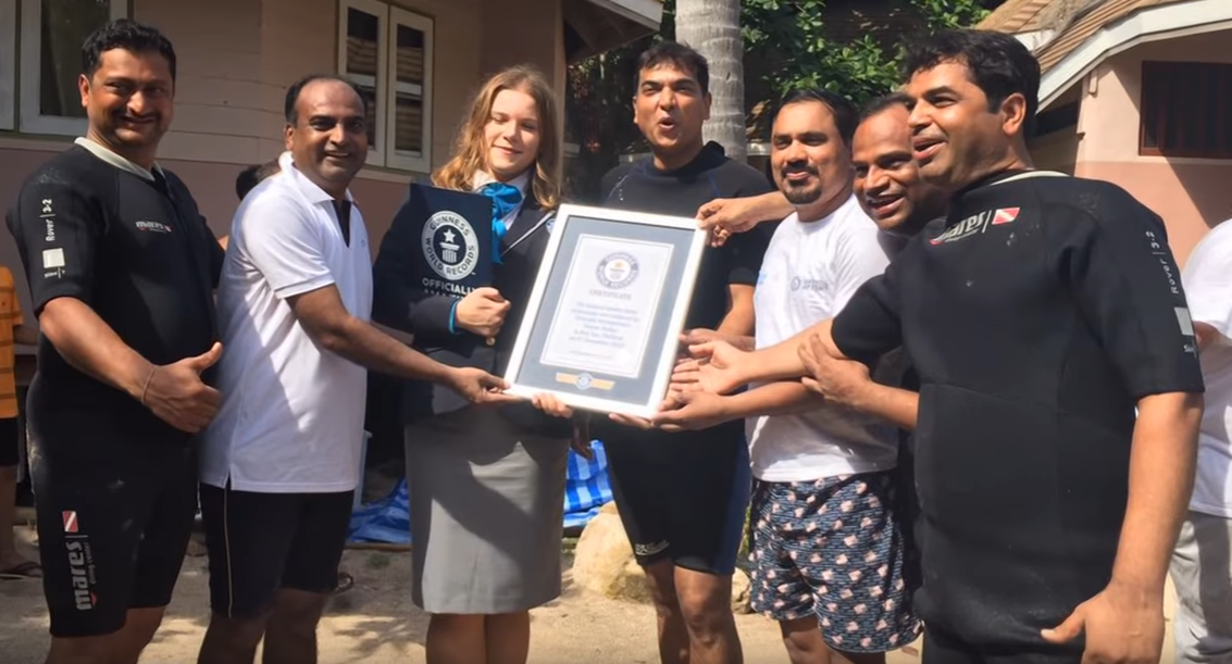 Divers Break Guinness World Record For Longest Underwater Human Chain