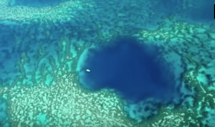 Giant Blue Hole found in Australia's barrier reef