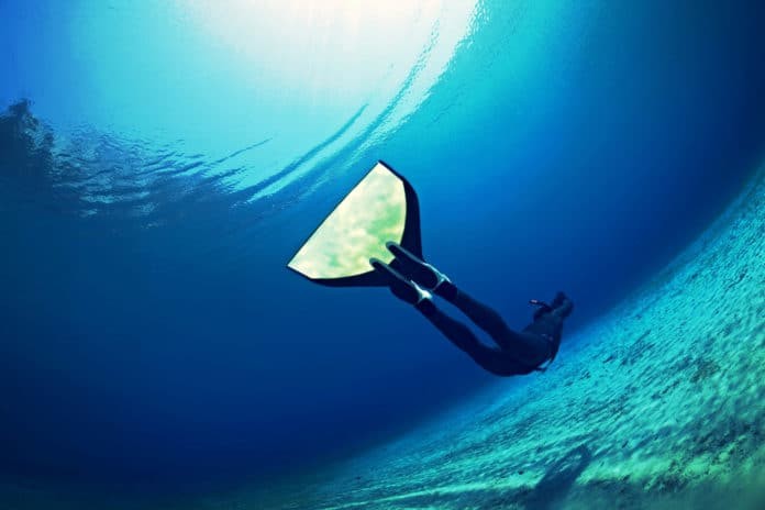 Monofin Underwater. Photo by The Freediving Club. https://flic.kr/p/s1Rhnz