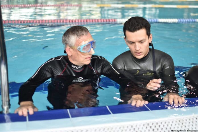 AIDA Develops Methods To Teach Freediving To Visually Impaired Divers
