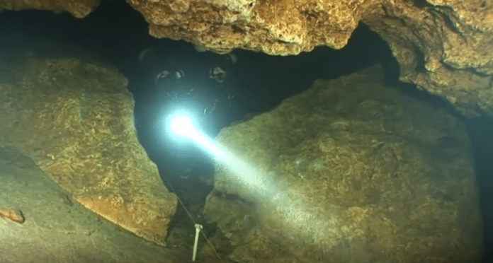 Cave diving Eagle's Nest