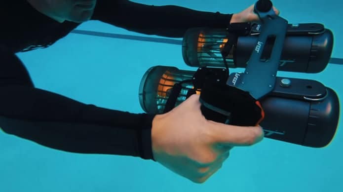 Using the Le Feet Underwater Scooter