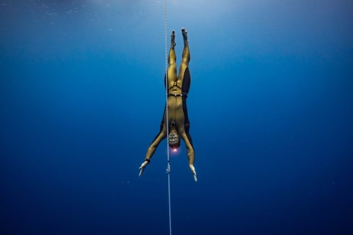 Alexey Molchanov of Russia setting a new CMAS World Record with an 85m Constant Weight No-Fins (CNF) dive