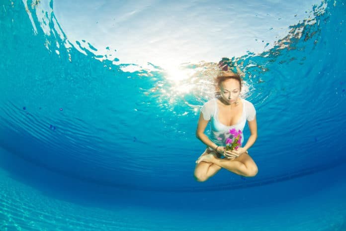 lotus position underwater