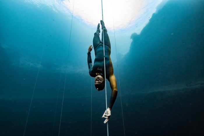Australian freediver Adam Stern performing Free Immersion (FIM) on the dive line. Photo by Daan Verhoeven.