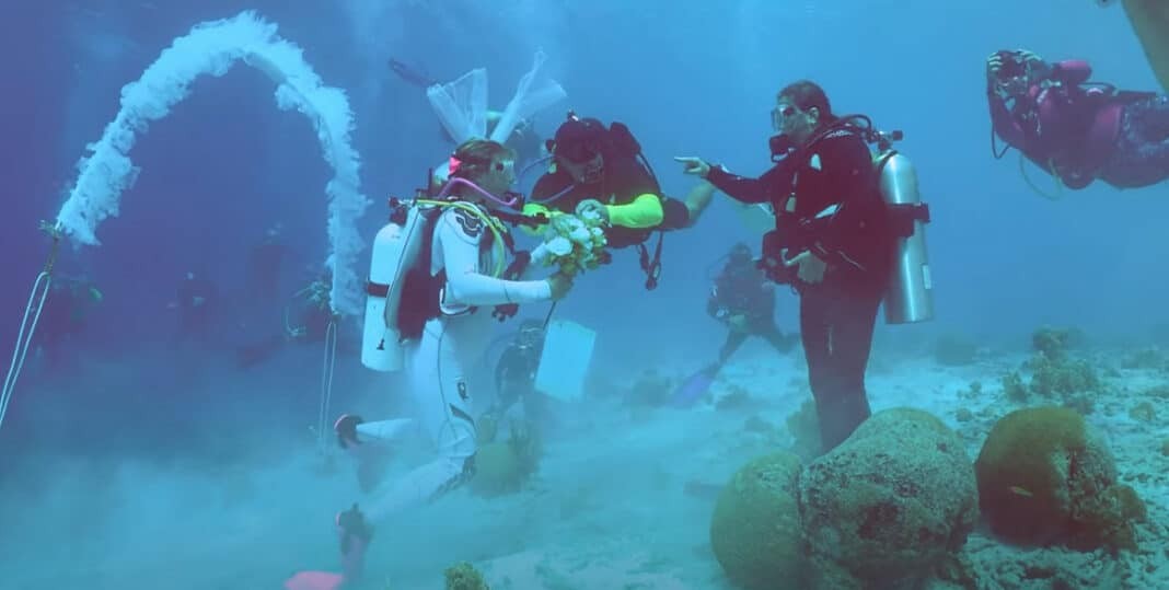 Underwater Wedding Toucan Diving Bonaire - Jamie & Ron