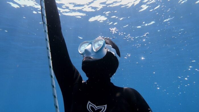 Diving with the Fourth Element Aquanaut mask