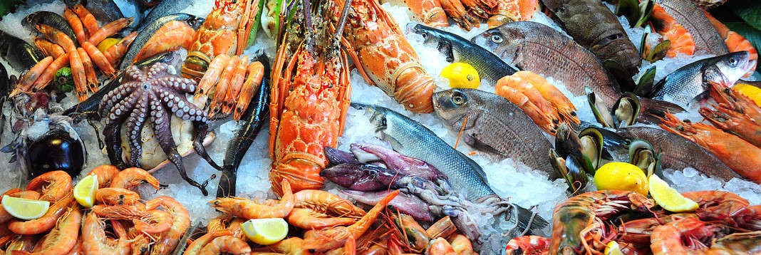 Fresh seafood (Adobe Stock)