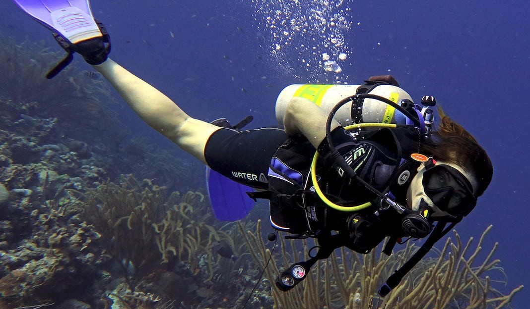 Lisa Niver diving in Bonaire (Photo courtesy Lisa Niver)