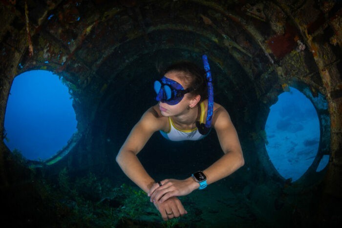 Embarking on an Underwater Odyssey: Choosing Your Path with Oceanic+/Apple Watch Ultra