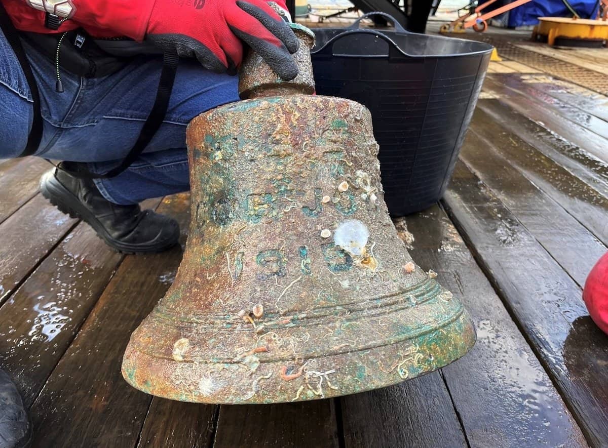 Ship's Bell from USS Jacob Jones (Image credit: SALMO)