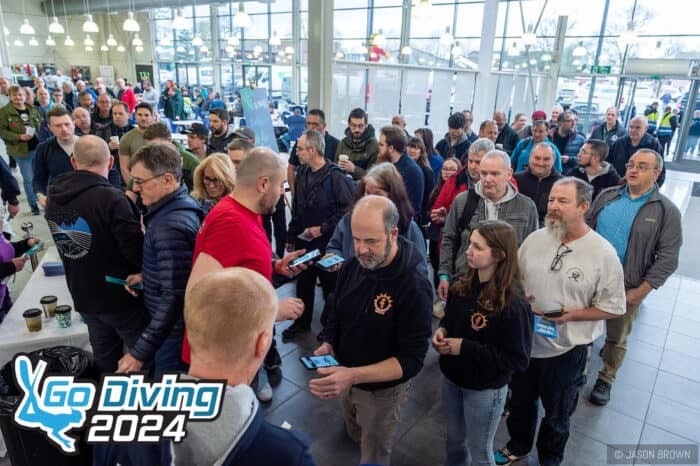 People queued around the building to get into Go Diving Show 2024. Photo courtesy of Jason Brown / Bardo Photographic